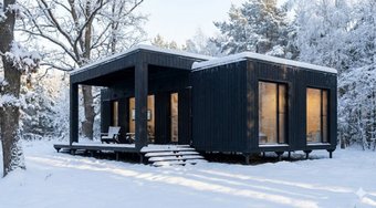 Дом Лесоторговая компания "Финляндия 37,5" с крыльцом
