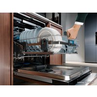 Встраиваемая посудомоечная машина Electrolux EEC767305L
