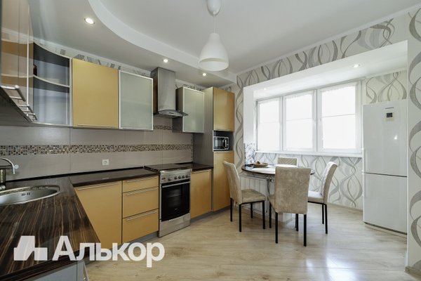 3-комн. квартира — Минск, Неманская ул. 42