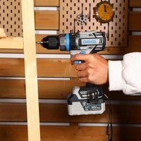 Ударная дрель-шуруповерт Deko DKCID20 063-4421 (с 2-мя АКБ, кейс)