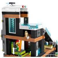 Конструктор LEGO City Горнолыжный и альпинистский центр 60366