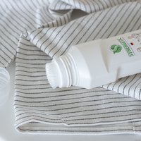 Пятновыводитель Synergetic со щеткой 250мл