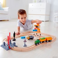 Набор железной дороги Hape Набор с краном E3732