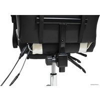 Игровое (геймерское) кресло Calviano Avanti Ultimato (черный/белый, с подножкой)