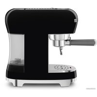 Рожковая кофеварка Smeg ECF02BLEU