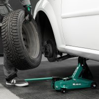 Подкатной домкрат СибрТех 50835 2т (кейс)