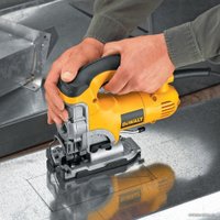 Электролобзик DeWalt DW331KT-QS (с кейсом)