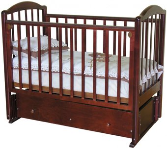 Классическая детская кроватка Красная звезда Регина С580