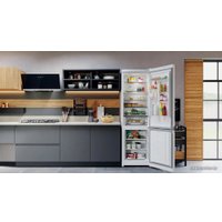 Холодильник Hotpoint HTS 8202I W O3