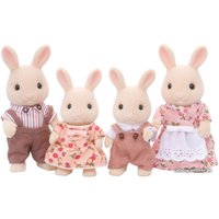 Набор фигурок Sylvanian Families Семья Молочных Кроликов 4108