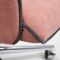 Офисное кресло TetChair Charm (флок, розовый)
