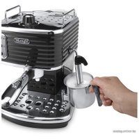 Рожковая кофеварка DeLonghi Scultura ECZ 351.BK