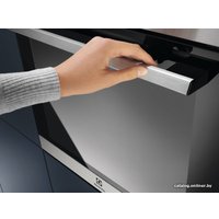 Электрический духовой шкаф Electrolux SurroundCook 600 EOF3H70X