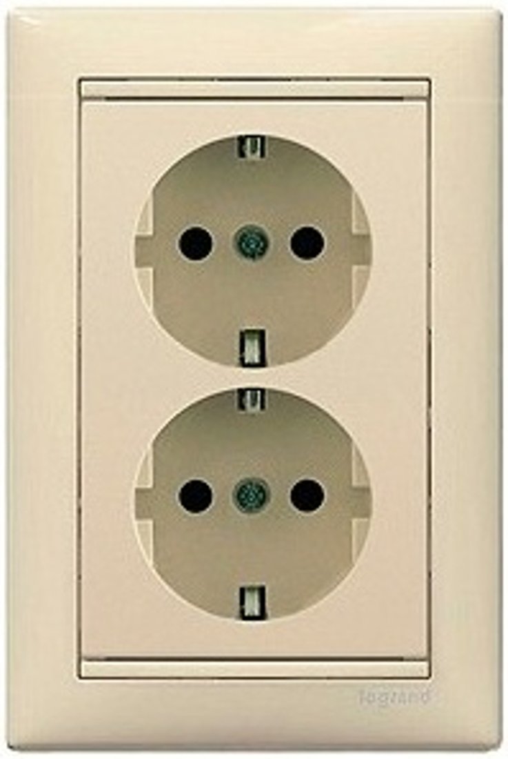 

Розетка Legrand Valena 695616 (слоновая кость)