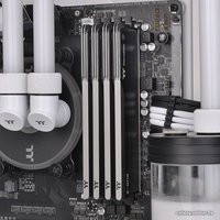 Оперативная память Thermaltake Toughram Z-One 8ГБ DDR4 3200 МГц R010D408GX1-3200C16S в Бобруйске