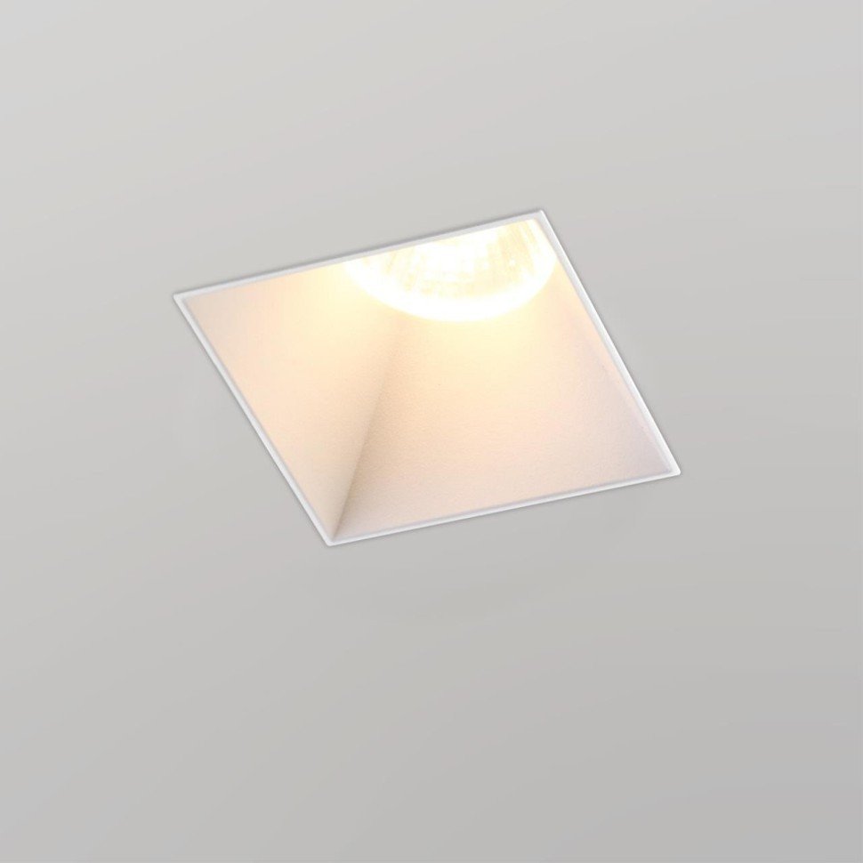 

Точечный светильник Novotech Nimbus 370997