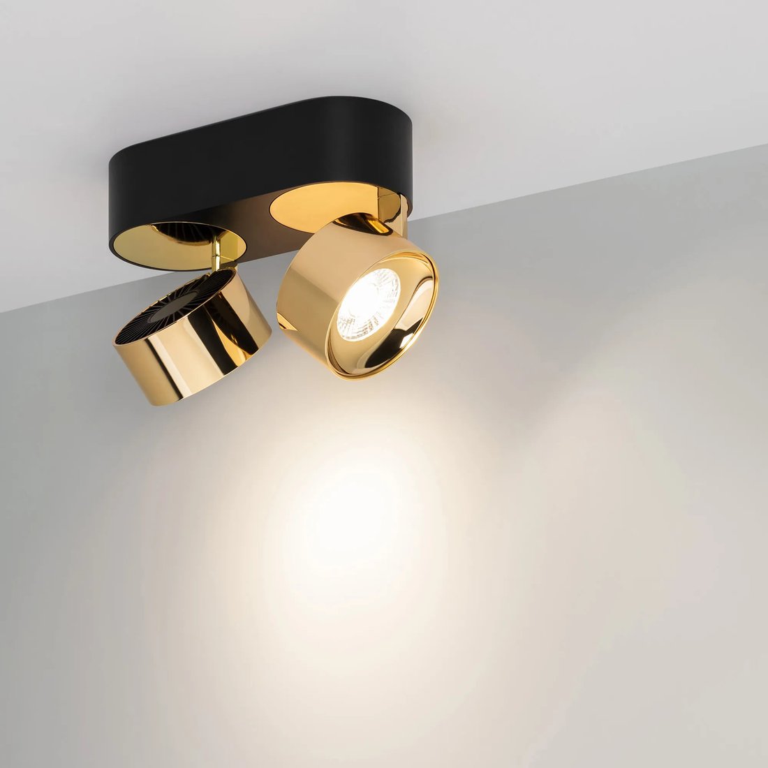 

Точечный светильник Arlight SP-PLURIO-SURFACE-RS179x78-18W Day4000 BK-BRS 36deg 040462