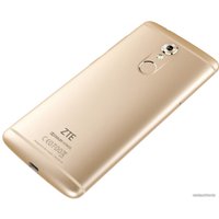 Телефон ZTE Axon 7 Mini Gold
