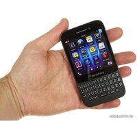 Телефон BlackBerry Q5