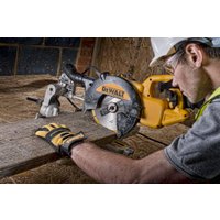 Торцовочная пила DeWalt DWS773