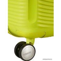 Чемодан-спиннер American Tourister Soundbox Tropical Lime 55 см