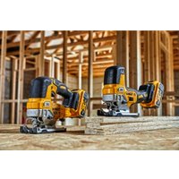 Электролобзик DeWalt DCS334P2 (с 2-мя АКБ, кейс)