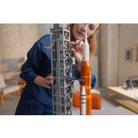 Конструктор LEGO Icons 10341 Космическая пусковая система NASA Artemis