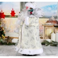 Кукла Зимнее волшебство В белой шубке с подарками