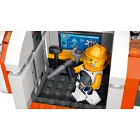 Конструктор LEGO City Модульная космическая станция 60433