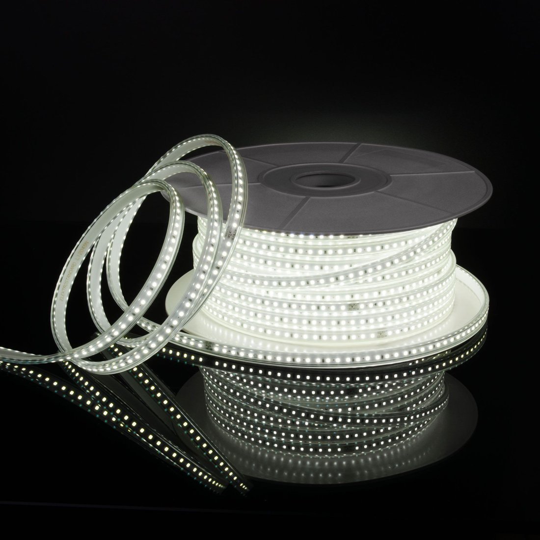 

Светодиодная лента Elektrostandard 220V 14.4W 120Led 2835 IP65 6500 холодный белый a053640