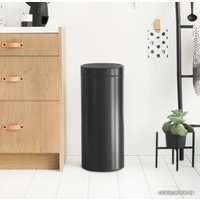 Мусорное ведро Brabantia Touch Bin New 30 л (черный матовый)