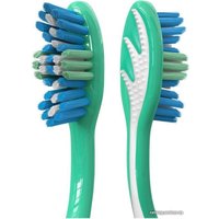 Набор зубных щеток Colgate Тройное действие (2 шт)