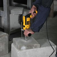 Ударная дрель DeWalt DWD024S