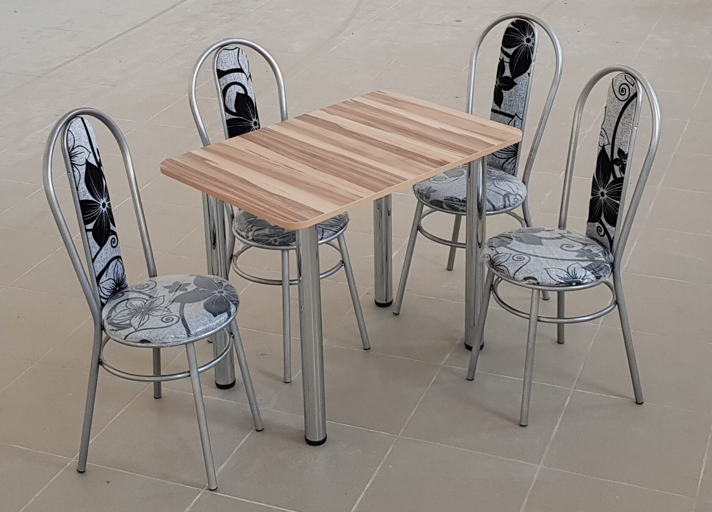 

Обеденная группа Табуретоф стол и 4 стула (Цветы/Серебро, ст. 90x60 см, Светло-серый)