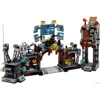 Конструктор LEGO DC Super Heroes 76122 Вторжение Глиноликого в бэт-пещеру