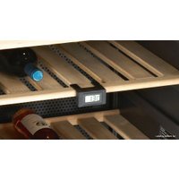 Винный шкаф Bosch KSW38940