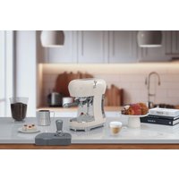 Рожковая кофеварка Smeg ECF02CREU