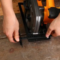 Дисковая (циркулярная) пила Deko DKCS1600 084-1026