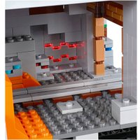 Конструктор LEGO Minecraft 21137 Пещера в горах