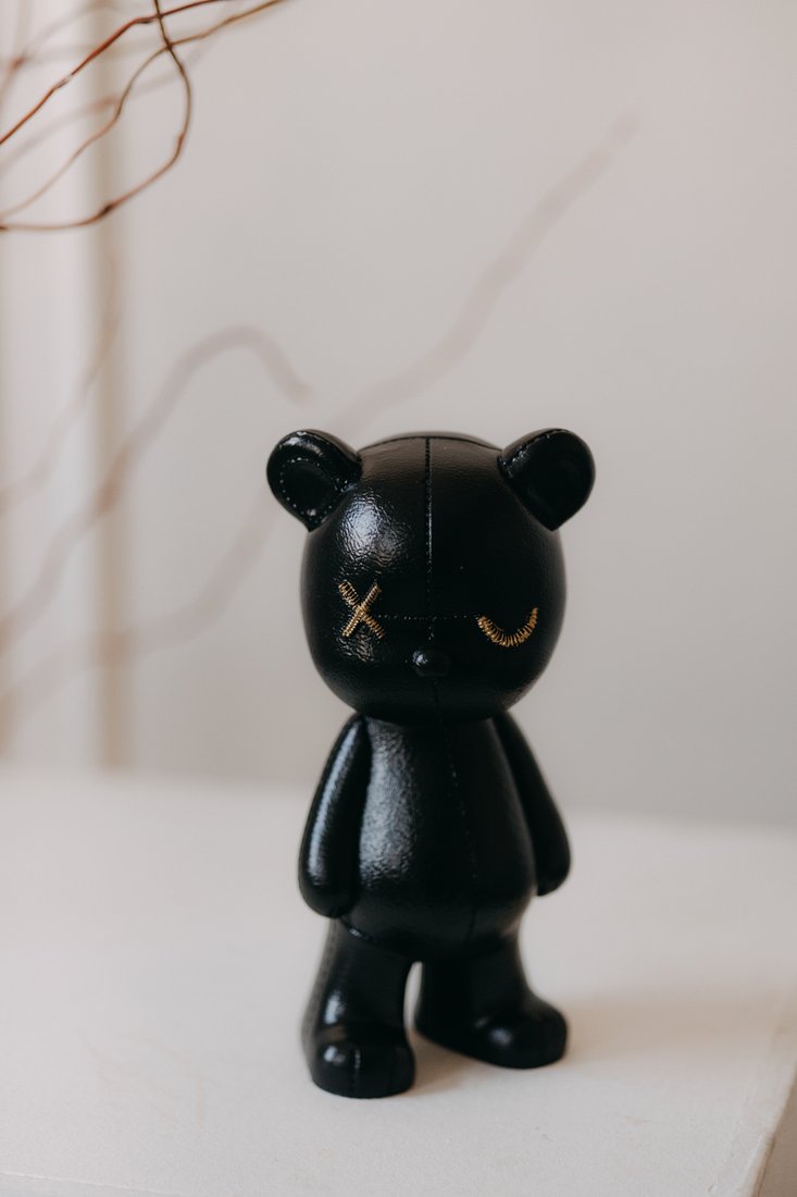 

Статуэтка К.РАМА Мишка кожаный Kaws & Bearbrick (черный)