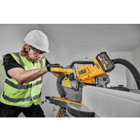 Торцовочная пила DeWalt DCS781X2 (с 2-мя АКБ)