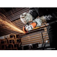 Угловая шлифмашина Black & Decker G650