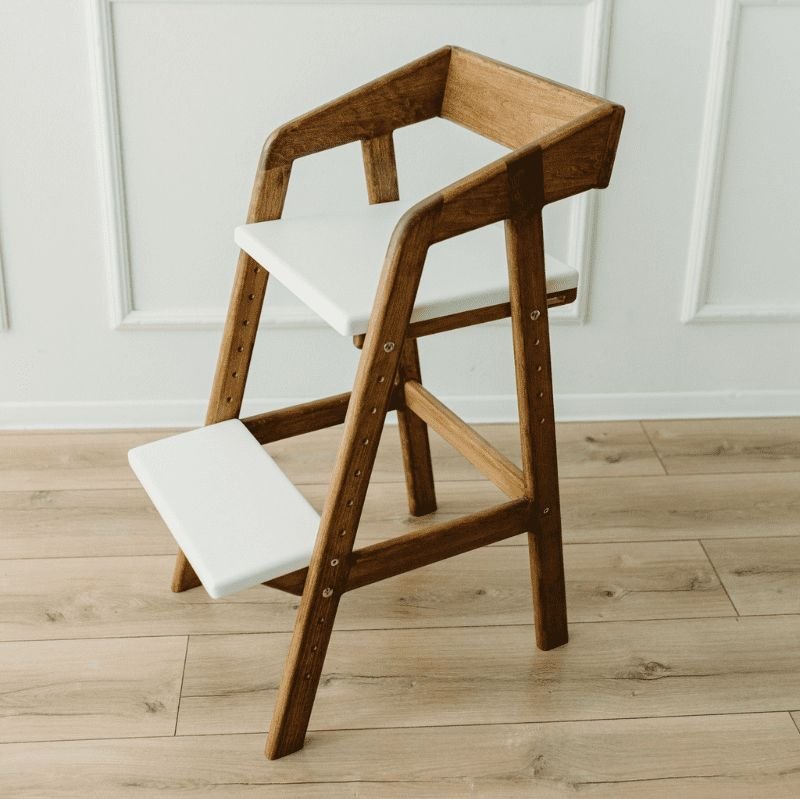 

Растущий стул Мебель из мастерской Массив ольхи белая сидушка и подножка (темный орех)