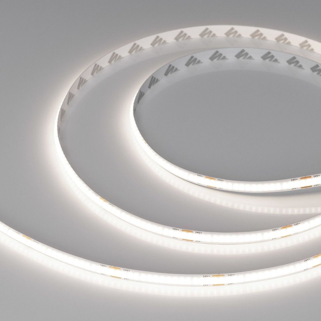 

Светодиодная лента COB Arlight 8W/m 320LED/m CSPSMD холодный белый 5M COB-X320-8mm 24V White6000 039020