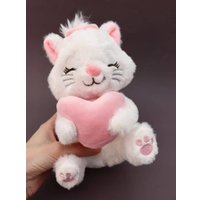 Классическая игрушка ILikeGift Котенок с сердечком 106-093