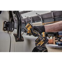 Винтоверт DeWalt DCF850NT (без АКБ, кейс)
