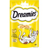 Лакомство для кошек Dreamies лакомые подушечки с сыром 60 г