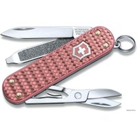 Нож-брелок Victorinox Classic Precious Alox 0.6221.405G (розовый)