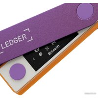 Аппаратный криптокошелек Ledger Nano X (ретро гейминг)