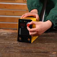 Сварочный инвертор Deko DKWM200A 083-3000